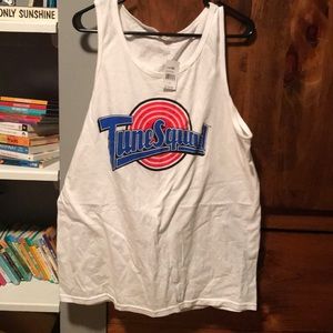 Tune Squad men’s LARGE tank